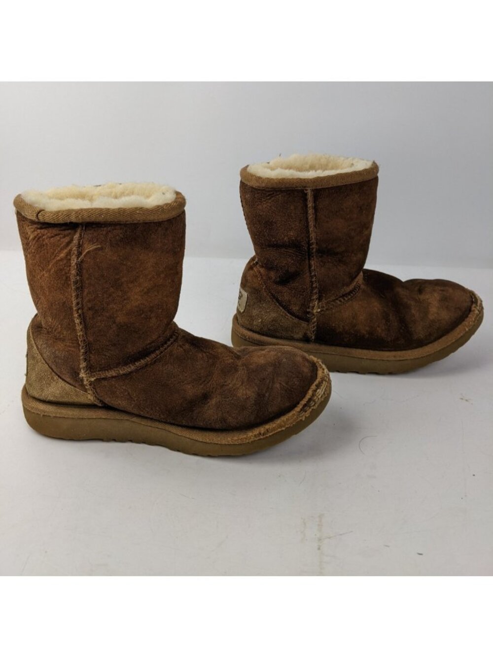 UGG AUSTRALIA 5251 Sheepskin Suede Brown Classic Short Boots Girls Size 1
